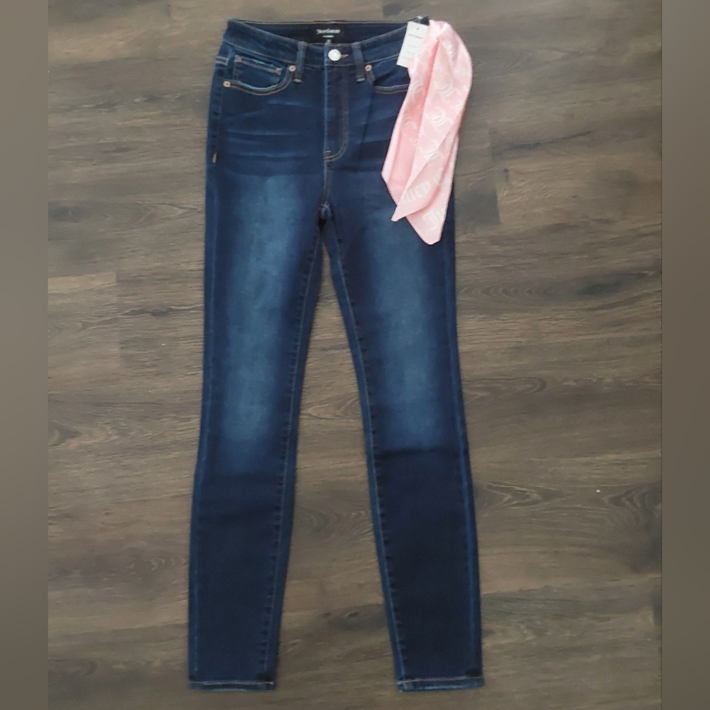 Juicy Couture NWT skinny Jeans